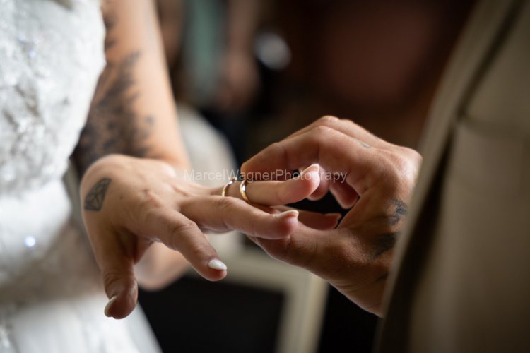 Hochzeit-Jenni-und-Kevin-250806-0245-Verbessert-RR